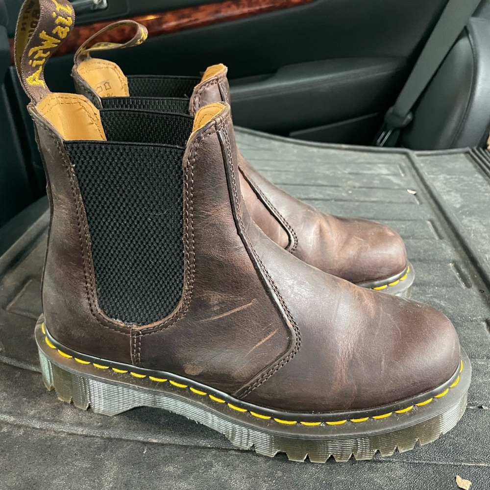 Dr. Martens Crazy Horse Leather Chelsea Boots (unisex) women’s size 8